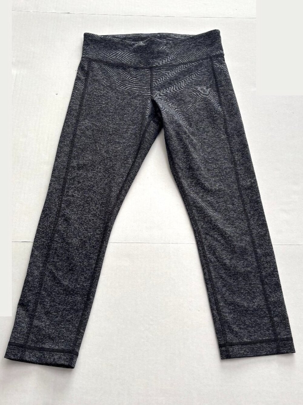 Under Armour Women's HeatGear Capri Leggings